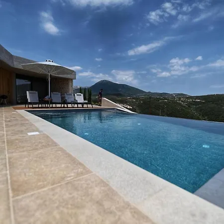 Villa Blooms Of Bay - Luxury With Private Heated Pool Szívota