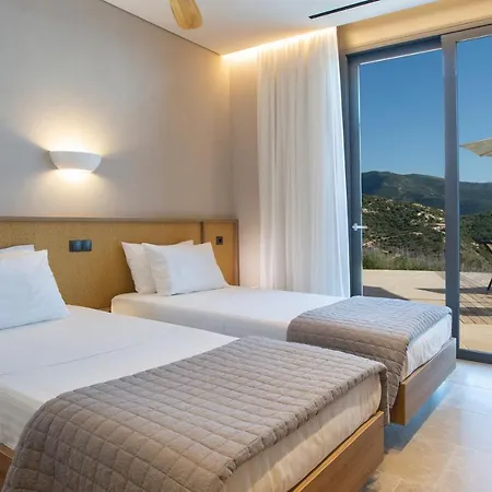 Villa Blooms Of Bay - Luxury With Private Heated Pool Szívota