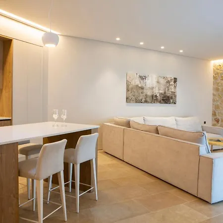 Villa Blooms Of Bay - Luxury With Private Heated Pool Szívota